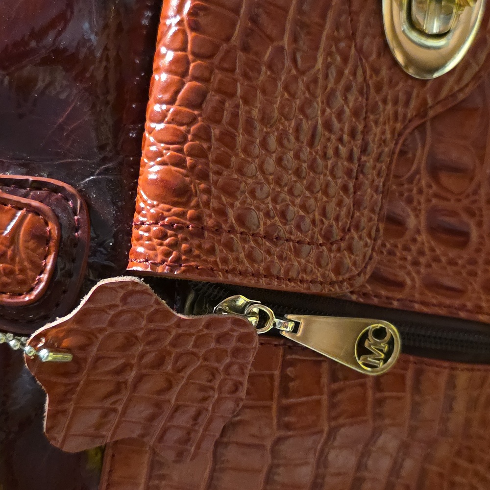 Madi Claire's Elegant Burgundy Crocodile-Embossed Leather Tote Bag - Picture 3 of 16